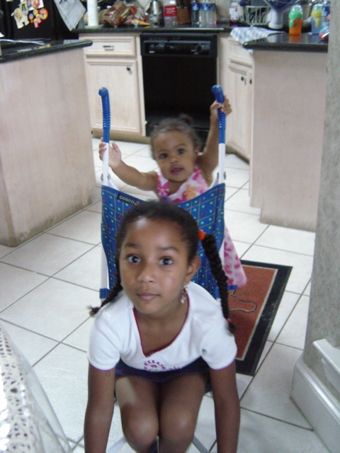 I can push the baby in the stroller.